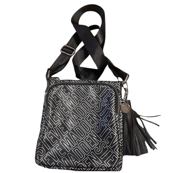 $20 (𝙇𝘼𝙎𝙏 𝘾𝙃𝘼𝙉𝘾𝙀)NWOT:Steve Madden Black Crossbody Bag - Picture 2 of 9